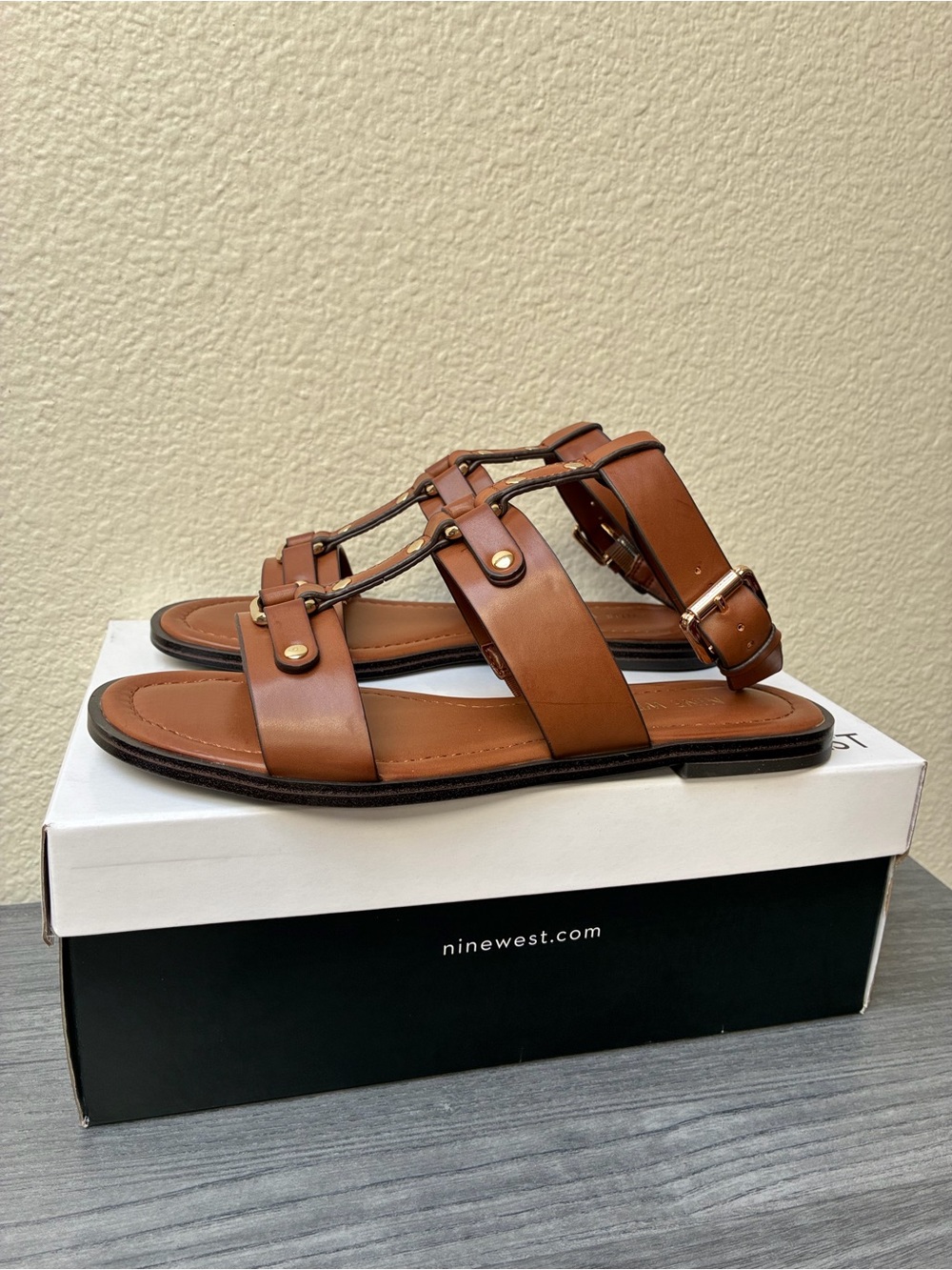 New Nine West Women’s Brown Strappy Ankle Buckle Sandals, size 7 - Picture 2 of 5